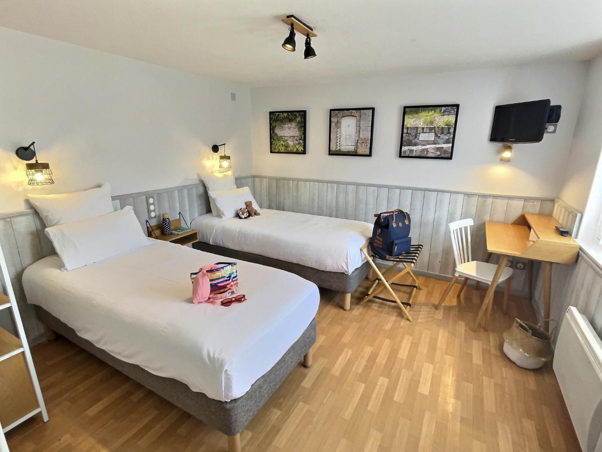 Logis Hotel Du Cygne ブラシュー 部屋 写真